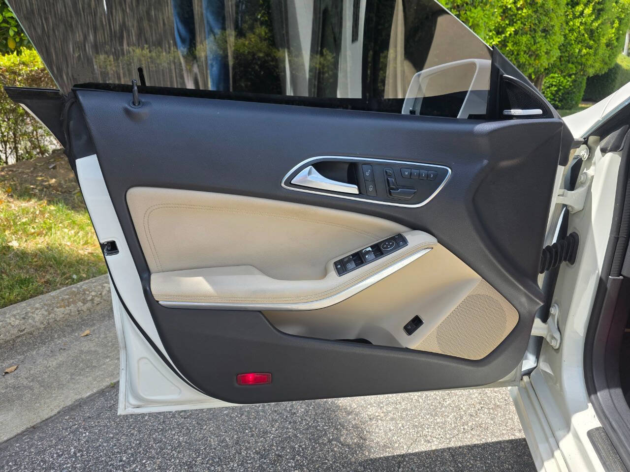 Used 2014 Mercedes-Benz CLA 250 image 9