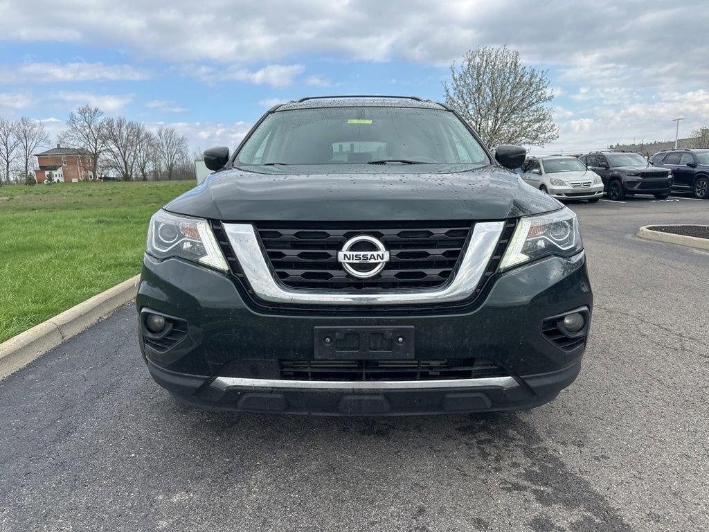 Used 2019 Nissan Pathfinder SV image 2