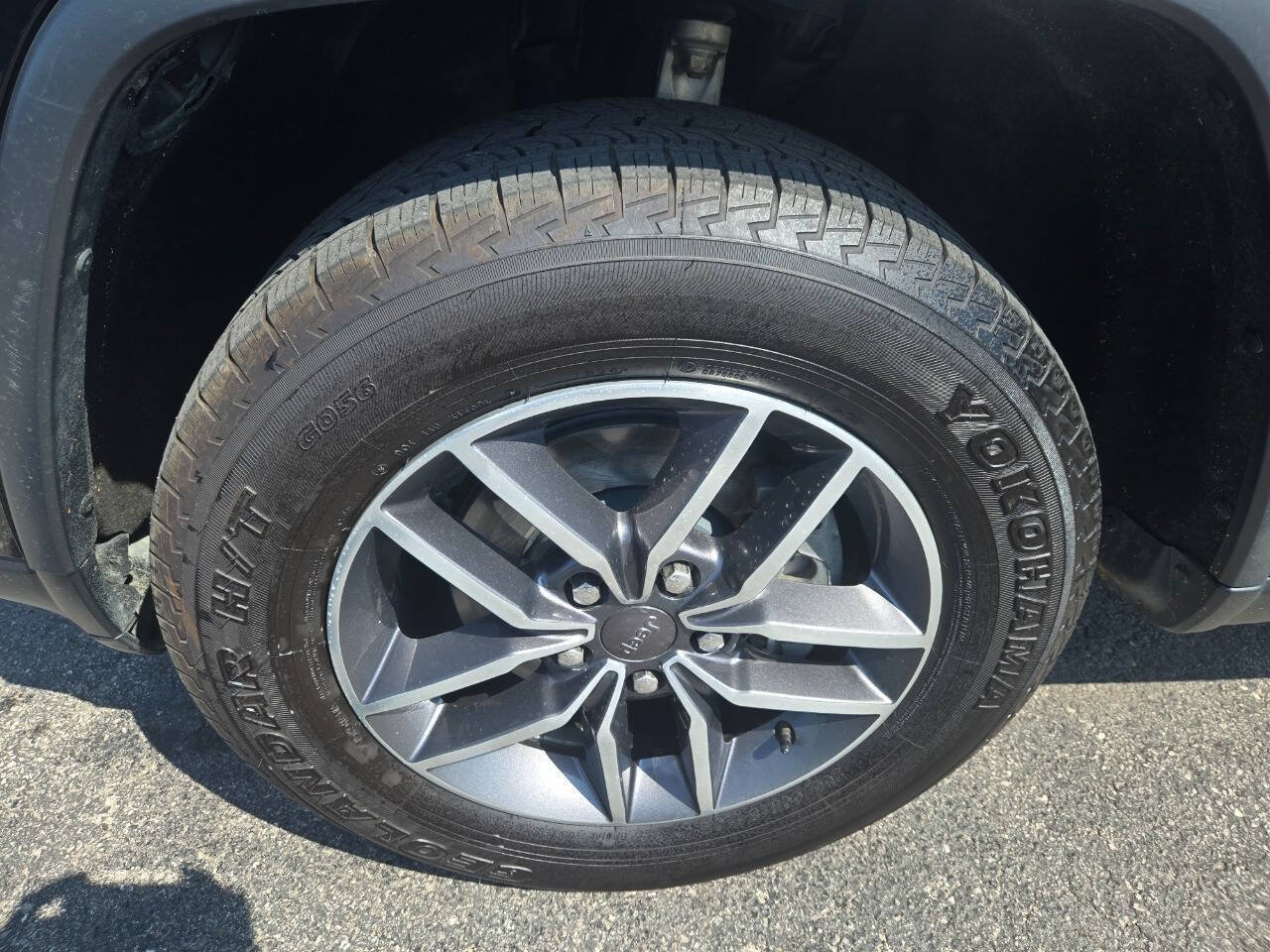 Used 2019 Jeep Grand Cherokee Limited AWD/4WD image 22