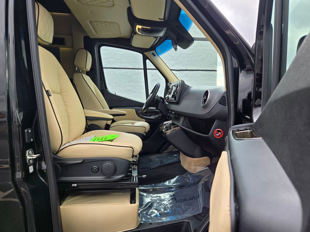 Used 2020 Mercedes-Benz Sprinter 3500 image 35