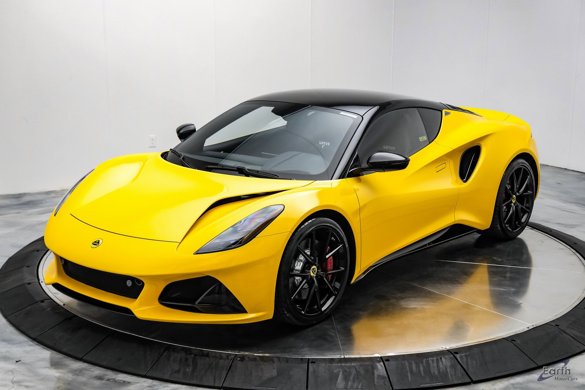 Used 2024 Lotus Emira First Edition image 4