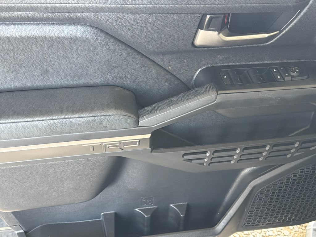 Used 2025 Toyota Tacoma TRD Sport AWD/4WD image 3