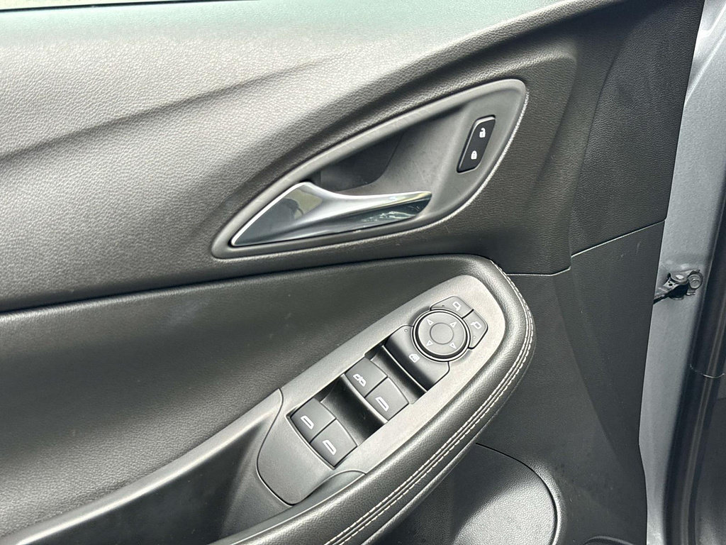 Used 2025 Buick Encore GX Preferred FWD image 21