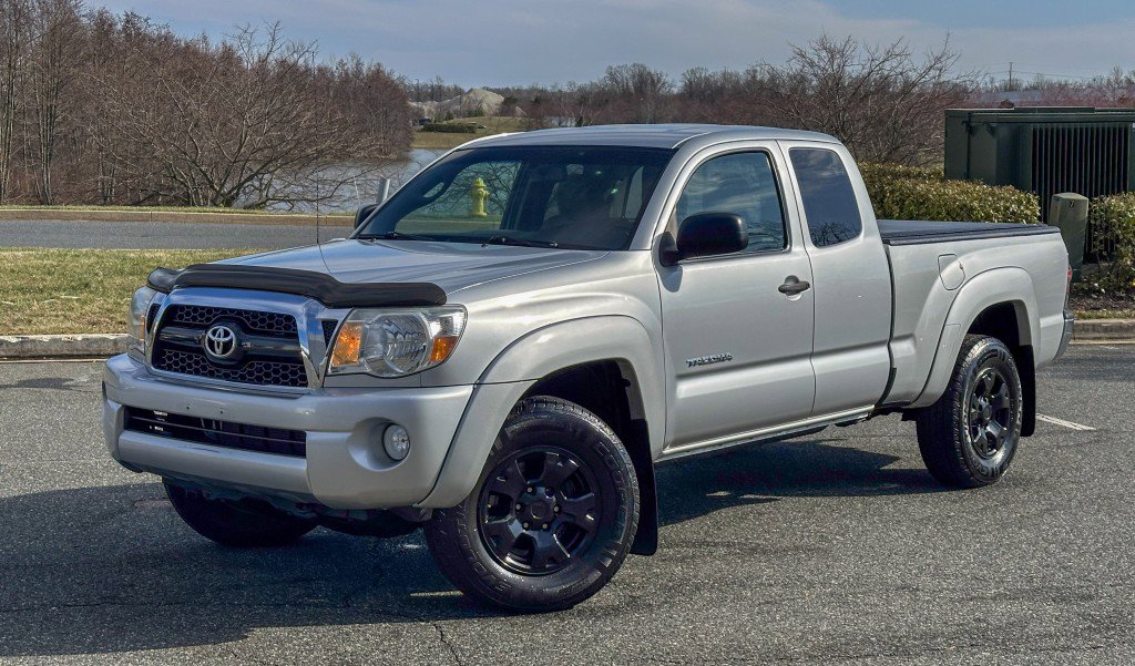 Used 2011 Toyota Tacoma w/ SR5 Pkg #2 image 3