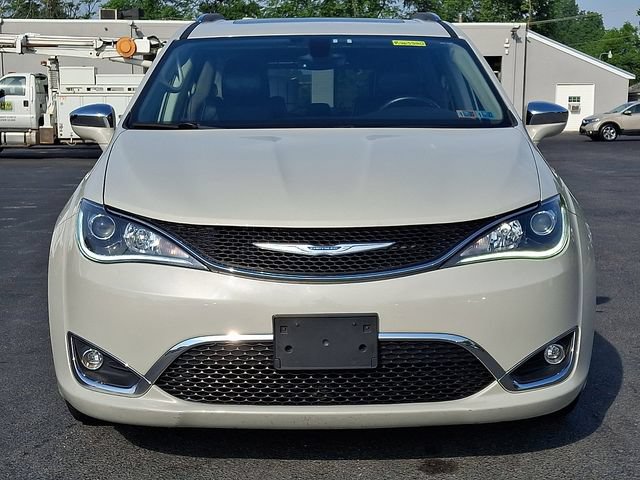 Used 2017 Chrysler Pacifica Limited FWD image 5
