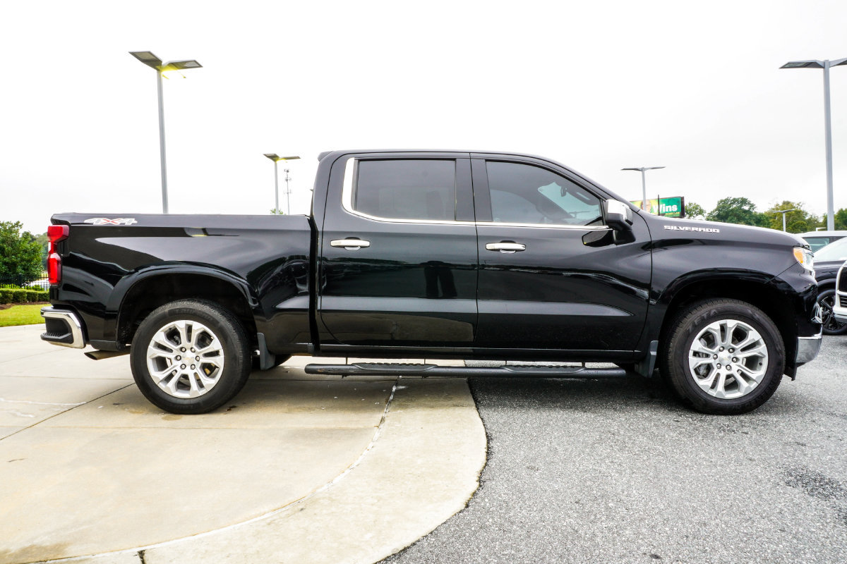 Used 2023 Chevrolet Silverado 1500 LTZ AWD/4WD image 7