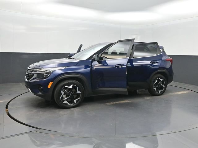 Used 2025 Kia Seltos EX AWD/4WD image 35