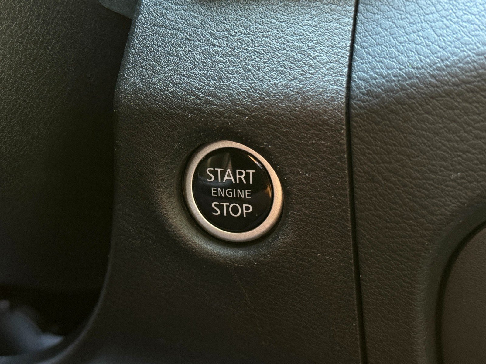 Used 2024 Nissan Frontier SV w/ SV Convenience Package RWD image 21