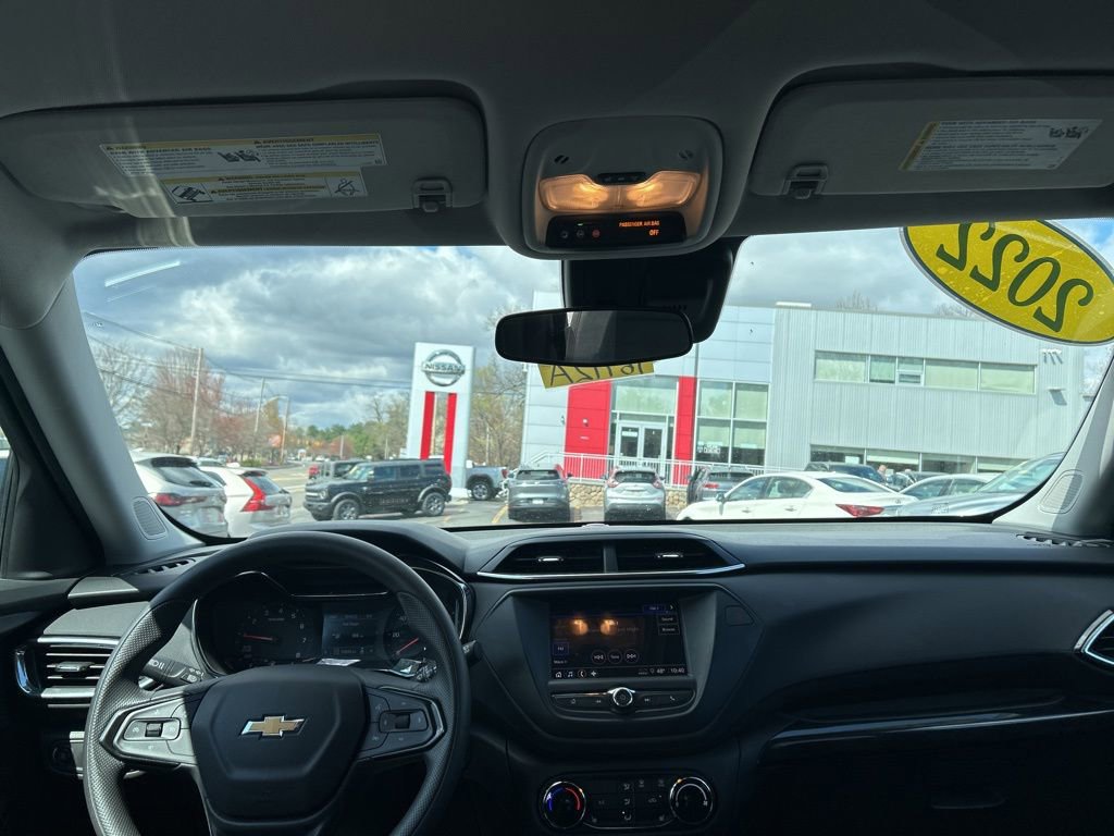 Used 2022 Chevrolet TrailBlazer LT w/ LPO, Blackout Package AWD/4WD image 25