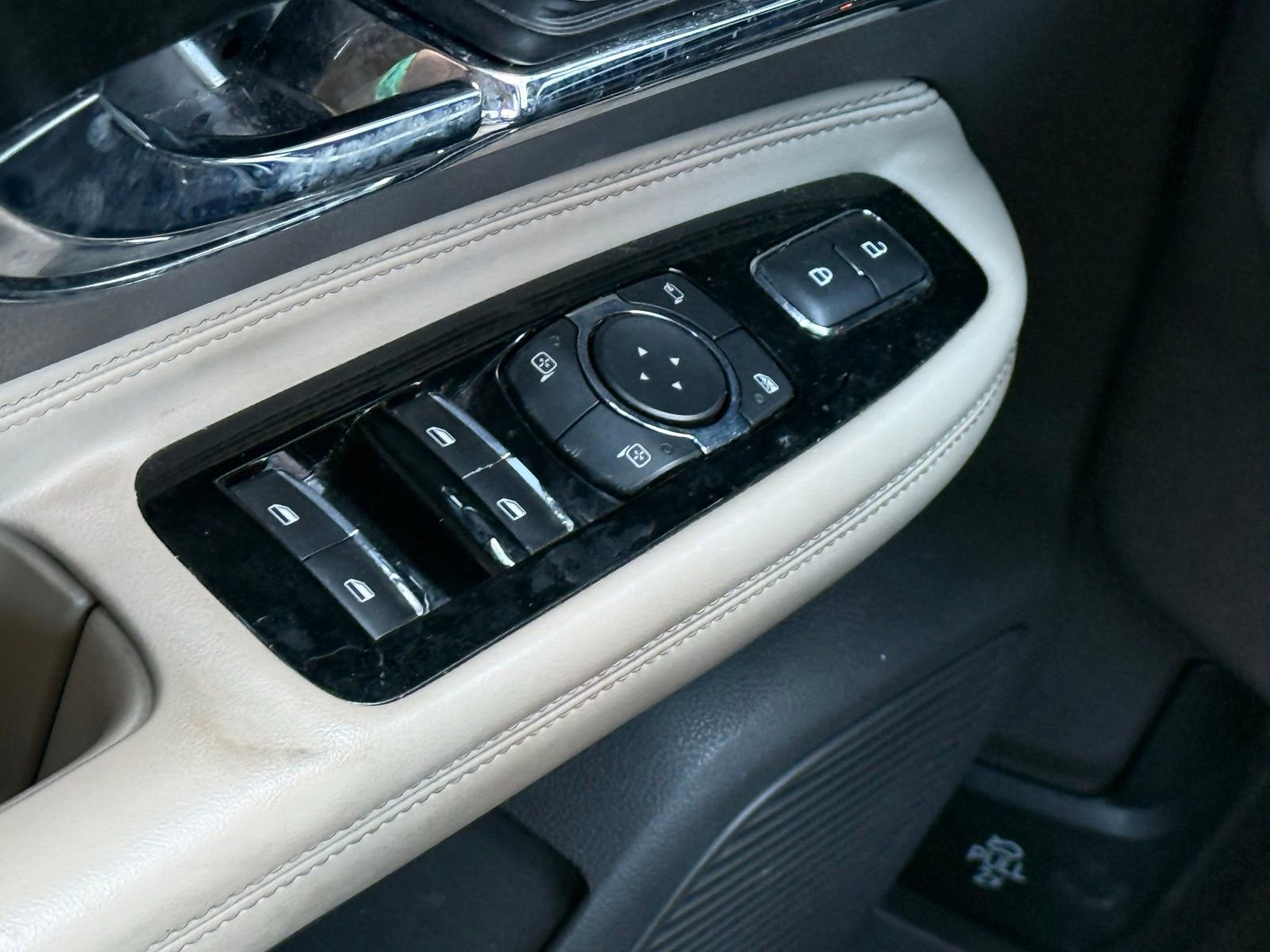 Used 2022 Lincoln Corsair AWD w/ Premium Package image 36