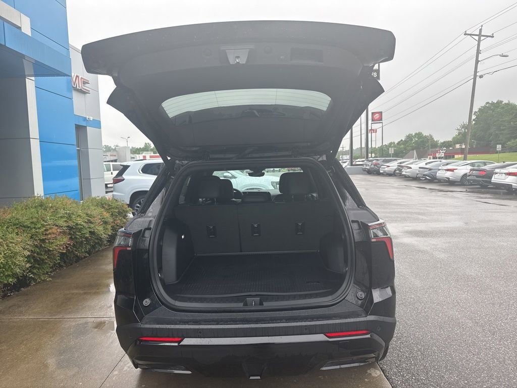 New 2026 Chevrolet Equinox RS w/ Safety and Technology Package FWD image 8