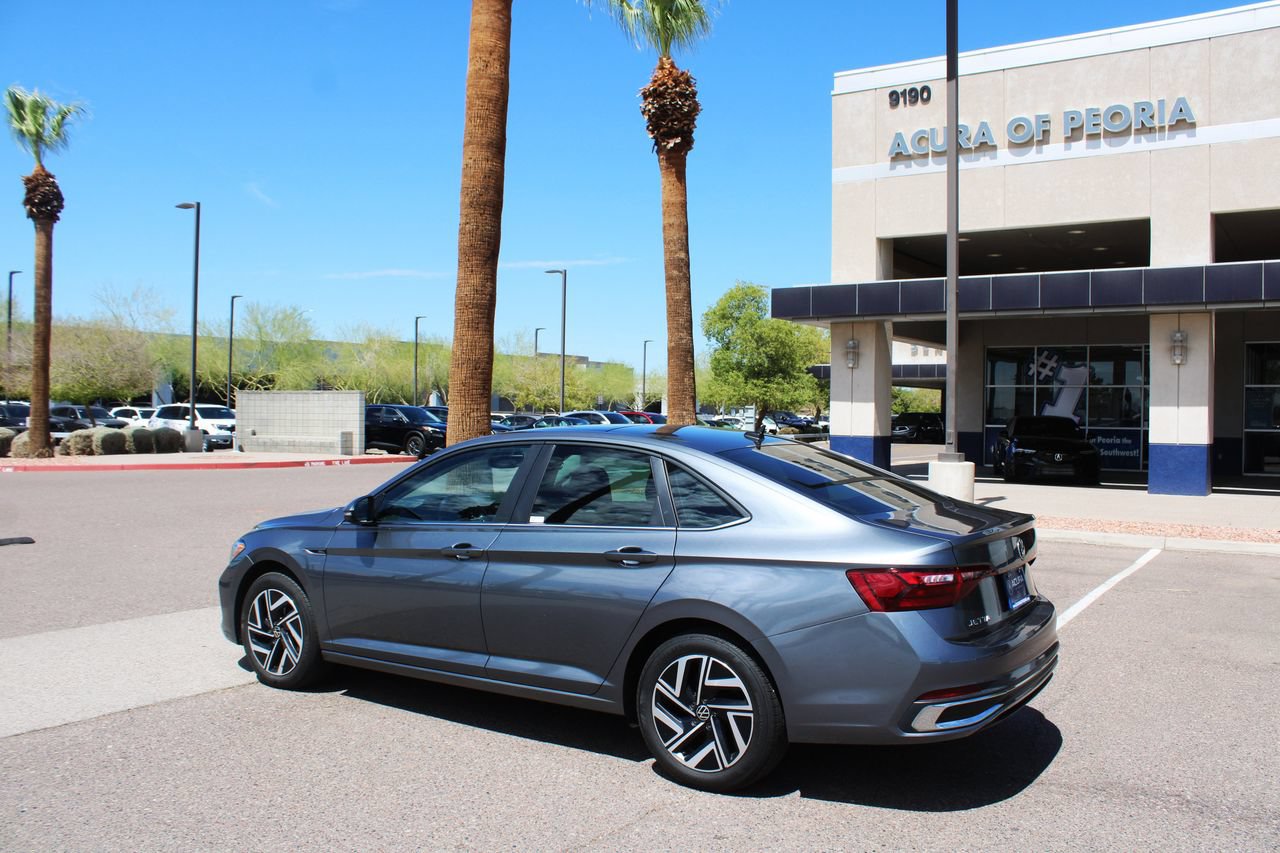 Used 2022 Volkswagen Jetta SEL FWD image 3