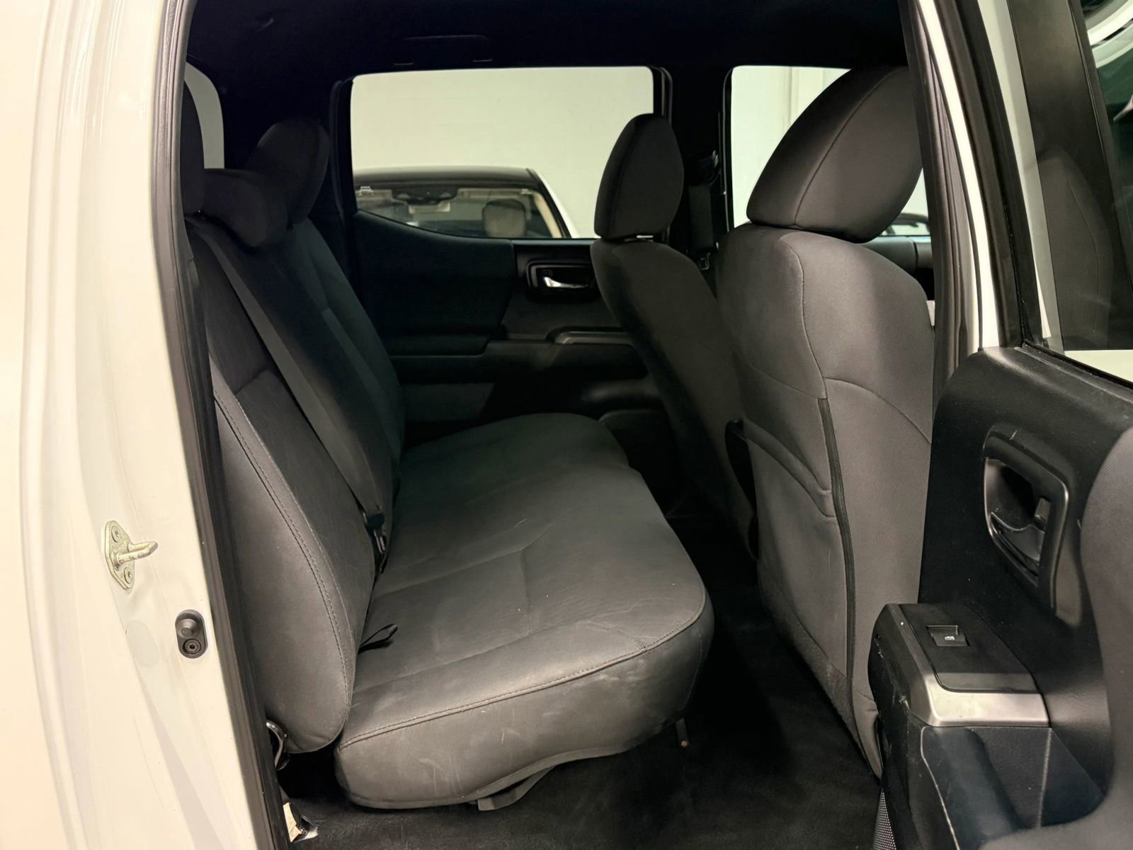 Used 2017 Toyota Tacoma TRD Off-Road w/ Tow Package (A/T) image 19