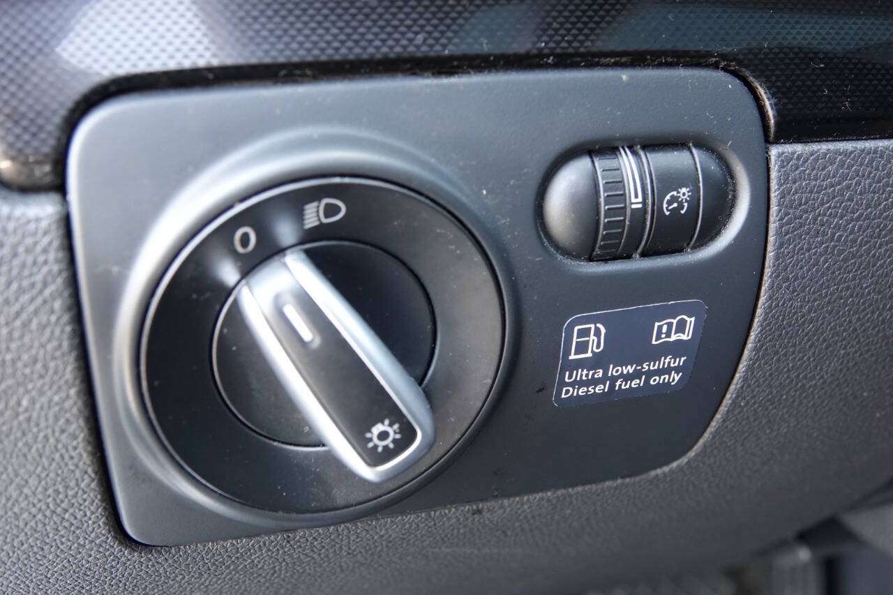Used 2012 Volkswagen Jetta TDI FWD image 57