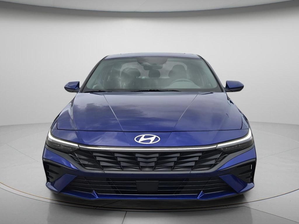 Certified 2025 Hyundai Elantra SEL w/ Cargo Package FWD image 5