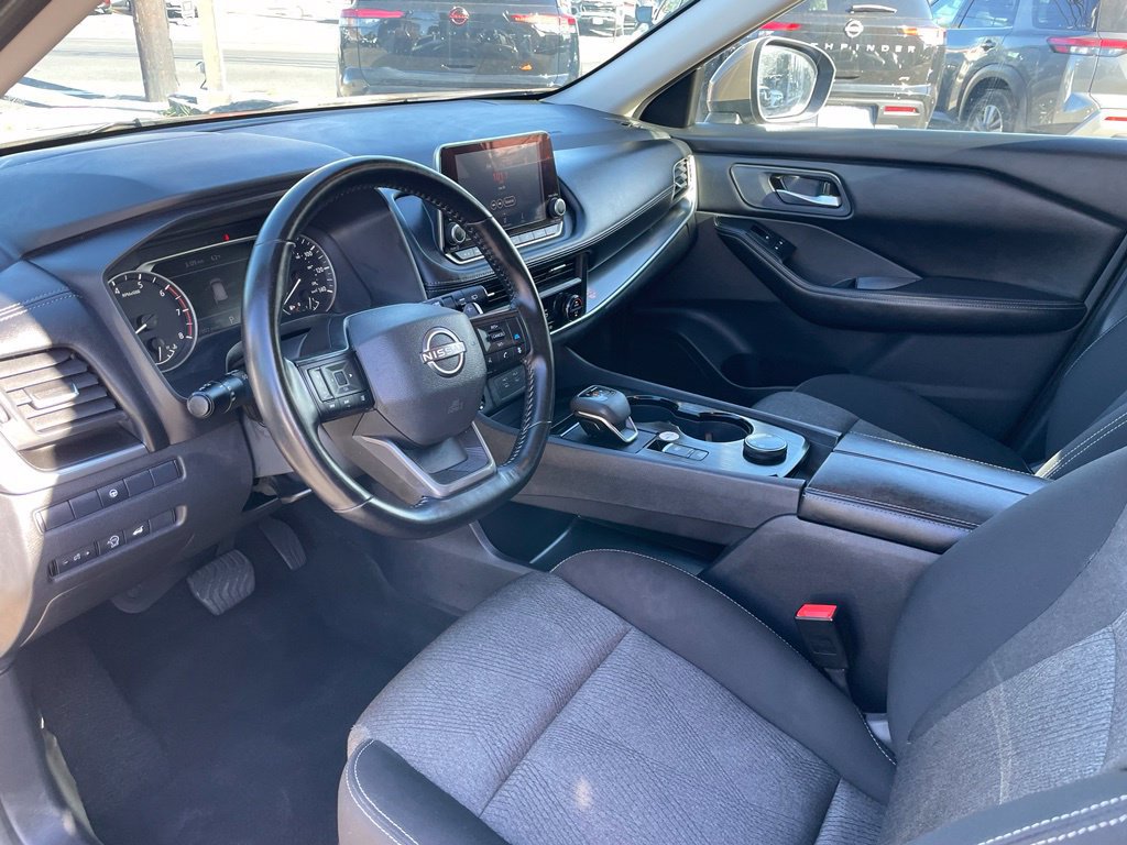 Certified 2025 Nissan Rogue SV AWD/4WD image 8