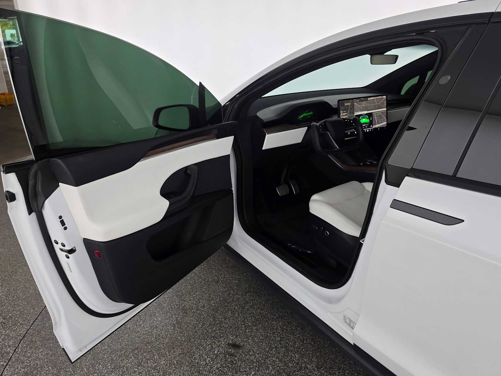 Used 2022 Tesla Model X AWD/4WD image 23