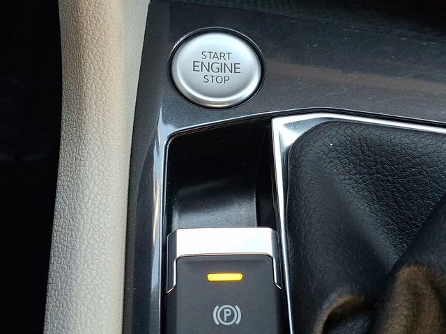 Used 2022 Volkswagen Tiguan SE R-Line image 24