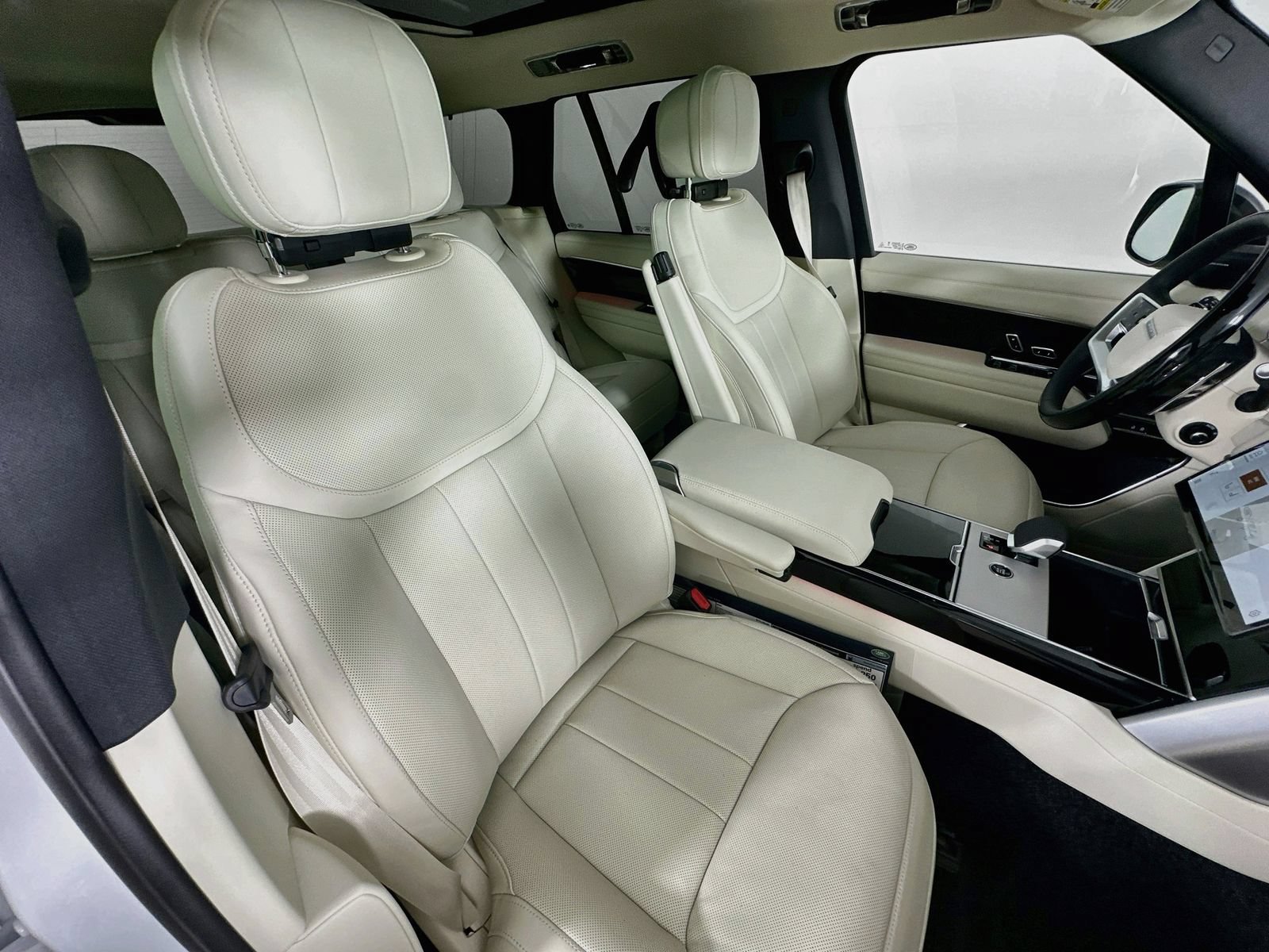 New 2026 Land Rover Range Rover SE AWD/4WD image 44