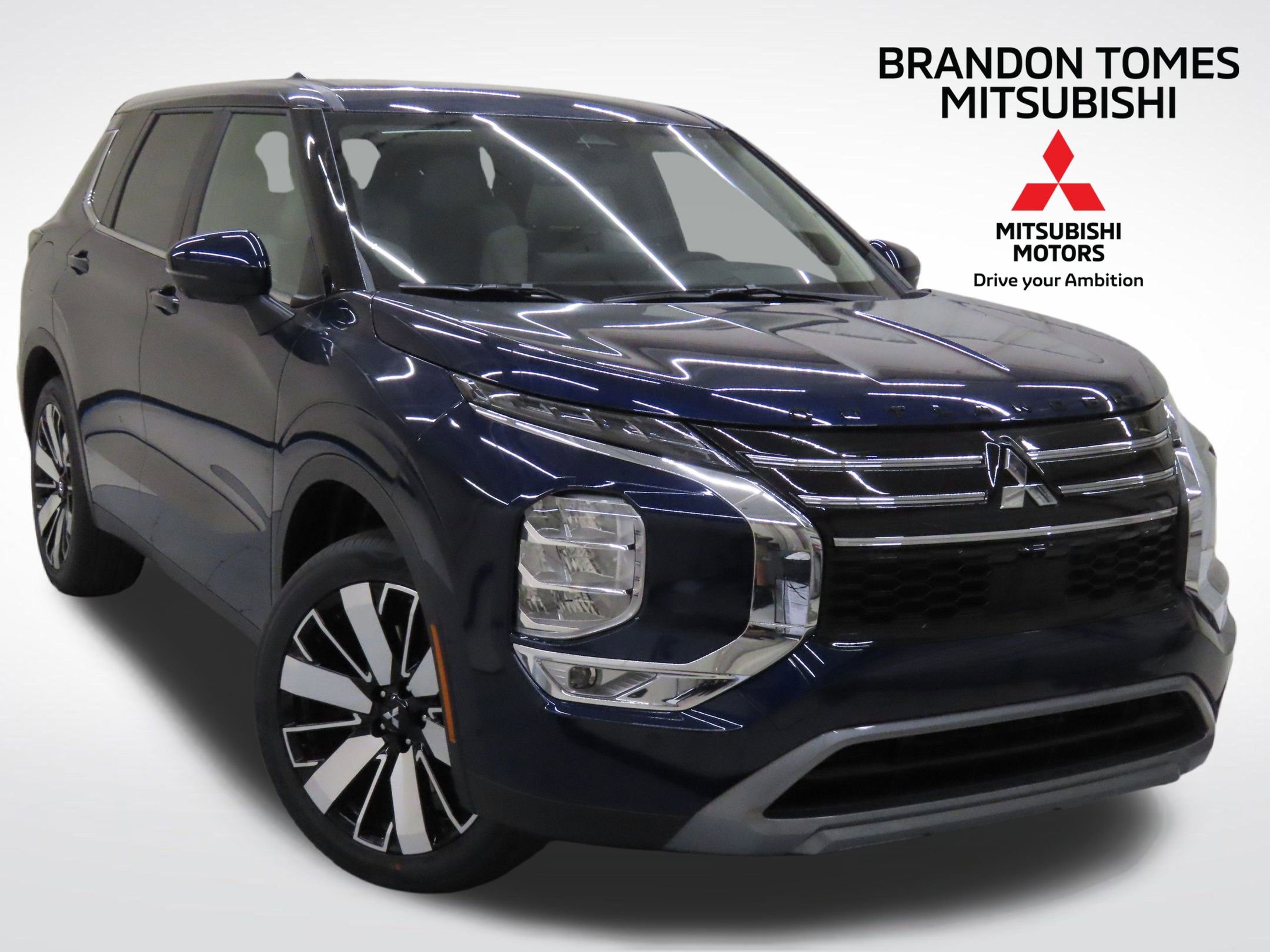 New 2025 Mitsubishi Outlander SE image 1
