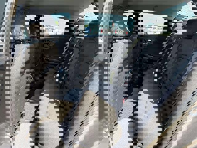 Used 2025 Chevrolet Malibu LT image 12