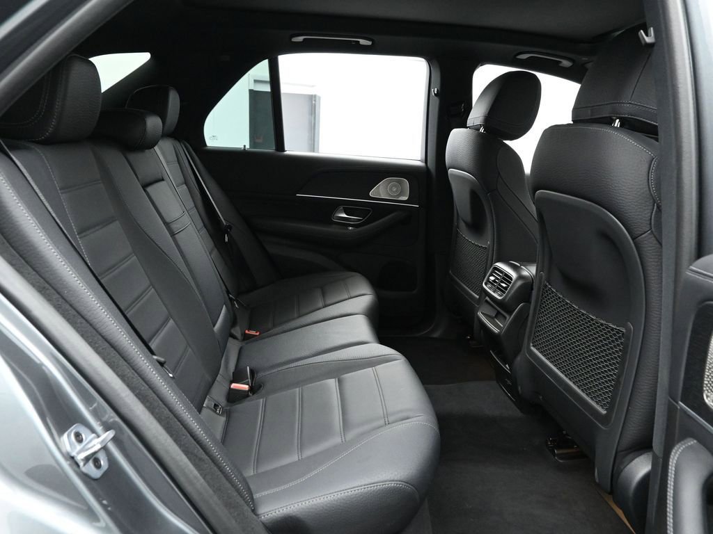 Used 2023 Mercedes-Benz GLE 450 4MATIC w/ AMG Line Exterior image 18