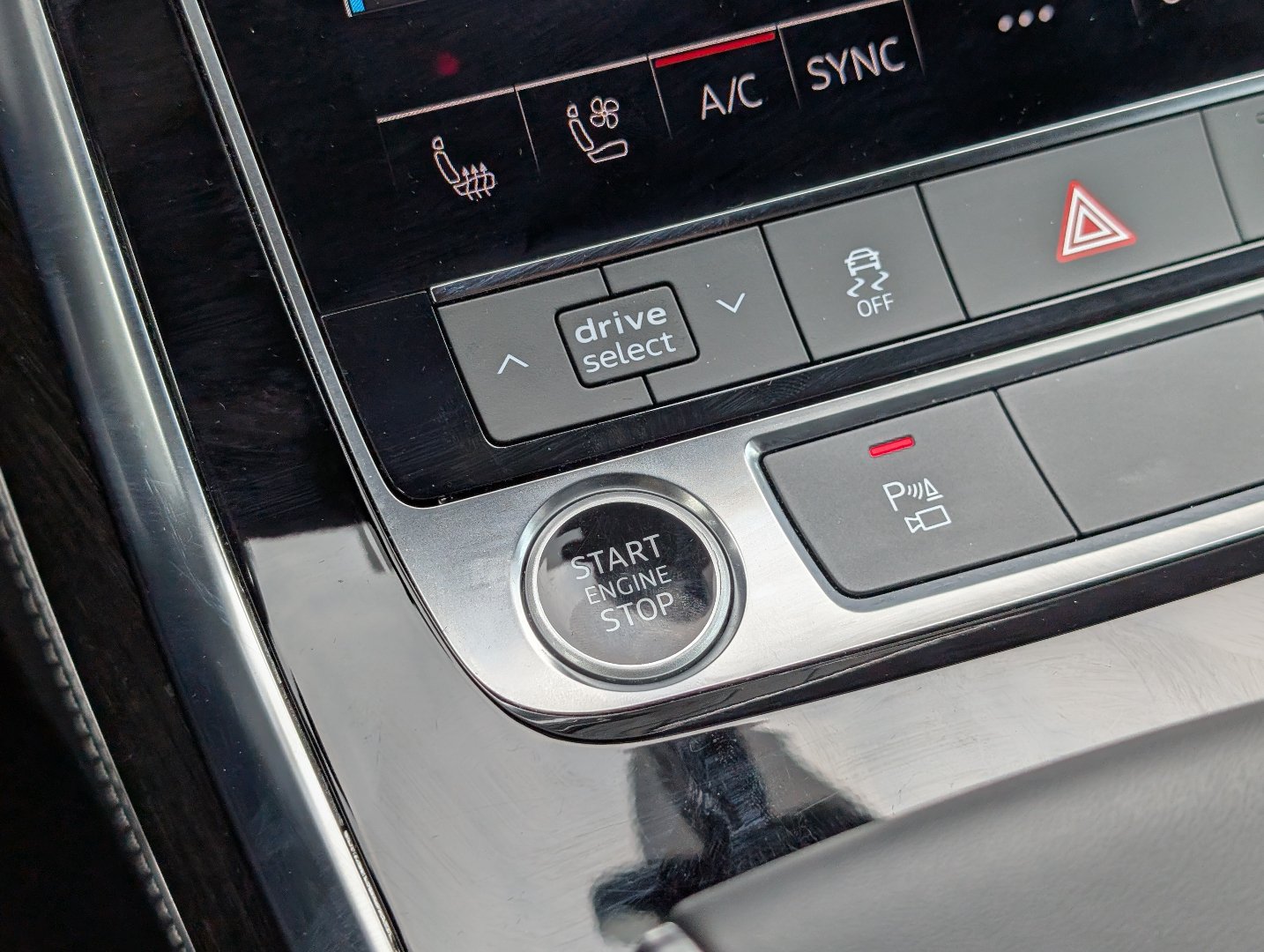 Used 2024 Audi Q8 Premium Plus AWD/4WD image 18