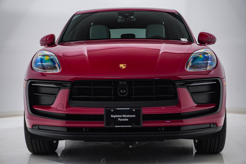 Certified 2026 Porsche Macan AWD/4WD image 6