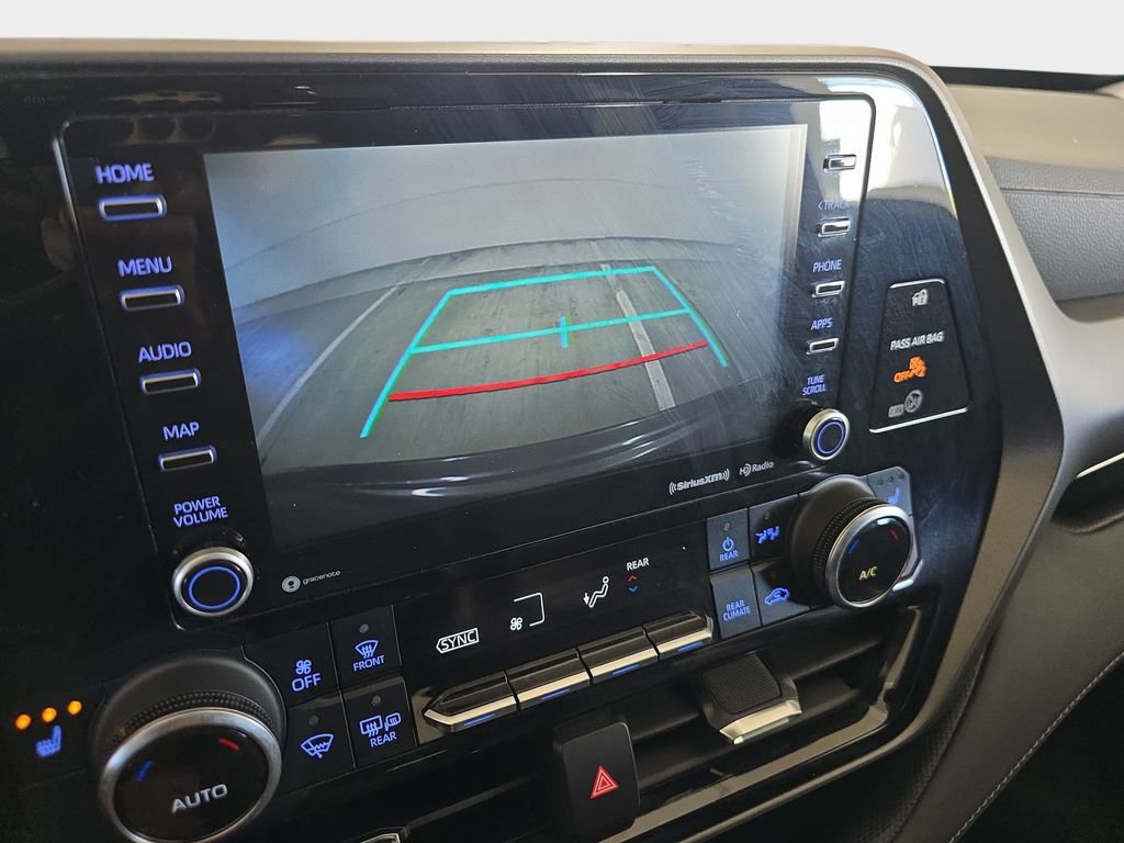 Used 2022 Toyota Highlander XLE image 22