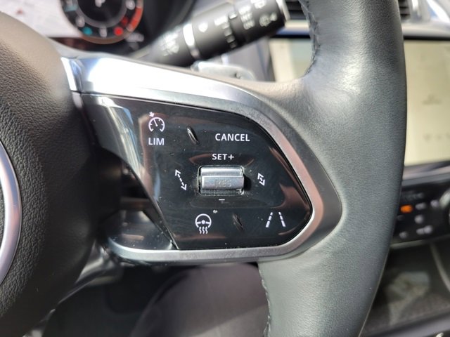 Used 2024 Jaguar E-PACE R-Dynamic SE image 30