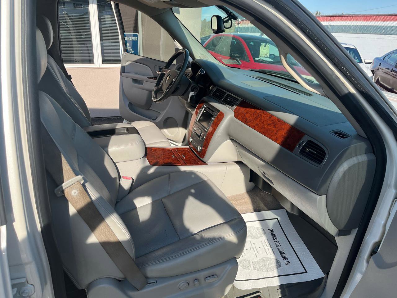 Used 2010 Chevrolet Suburban LTZ AWD/4WD image 27