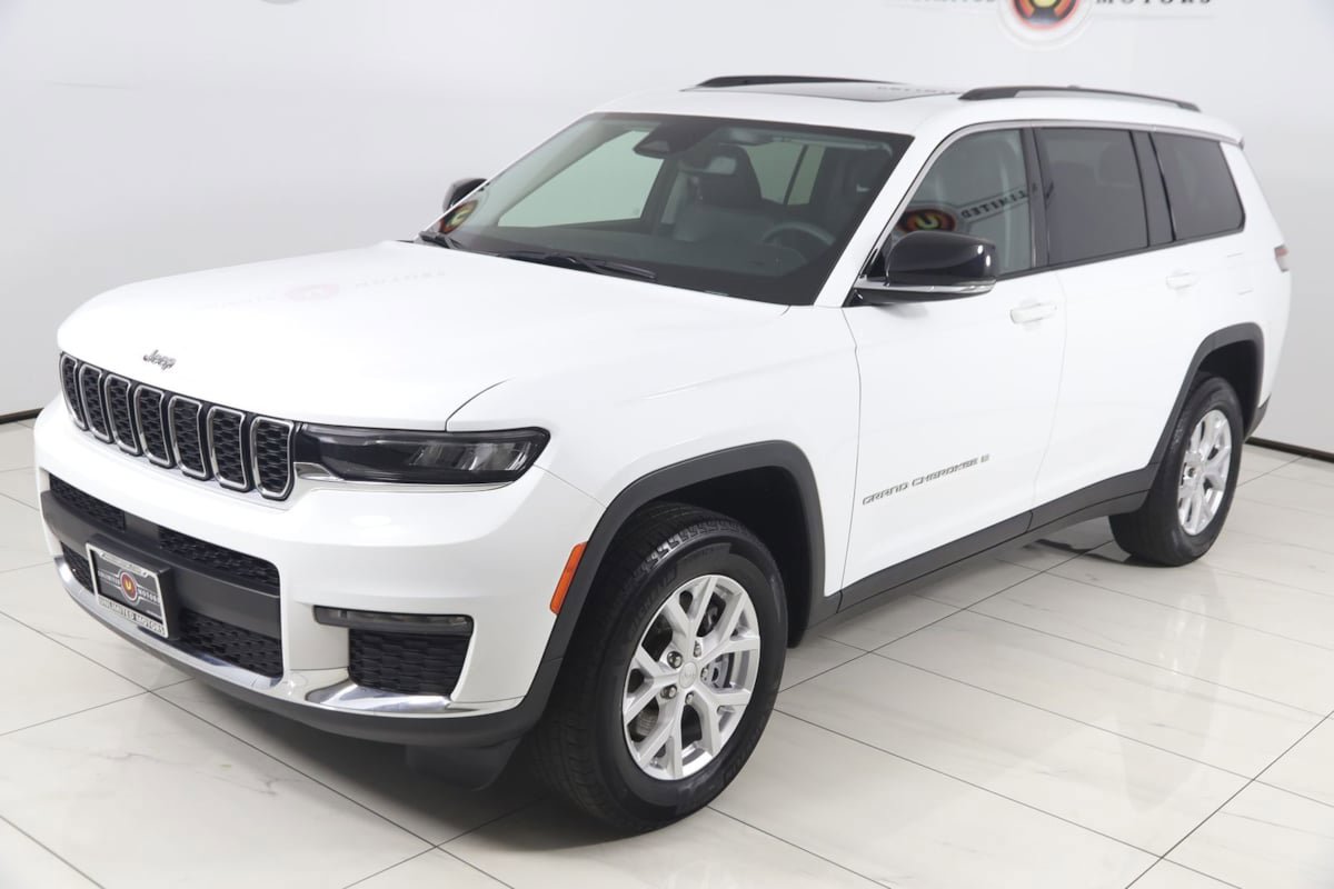 Used 2023 Jeep Grand Cherokee L Limited AWD/4WD image 23