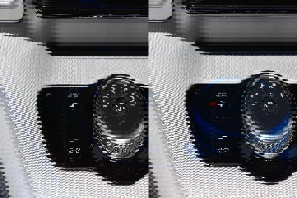 Used 2025 Ford Expedition Active image 22