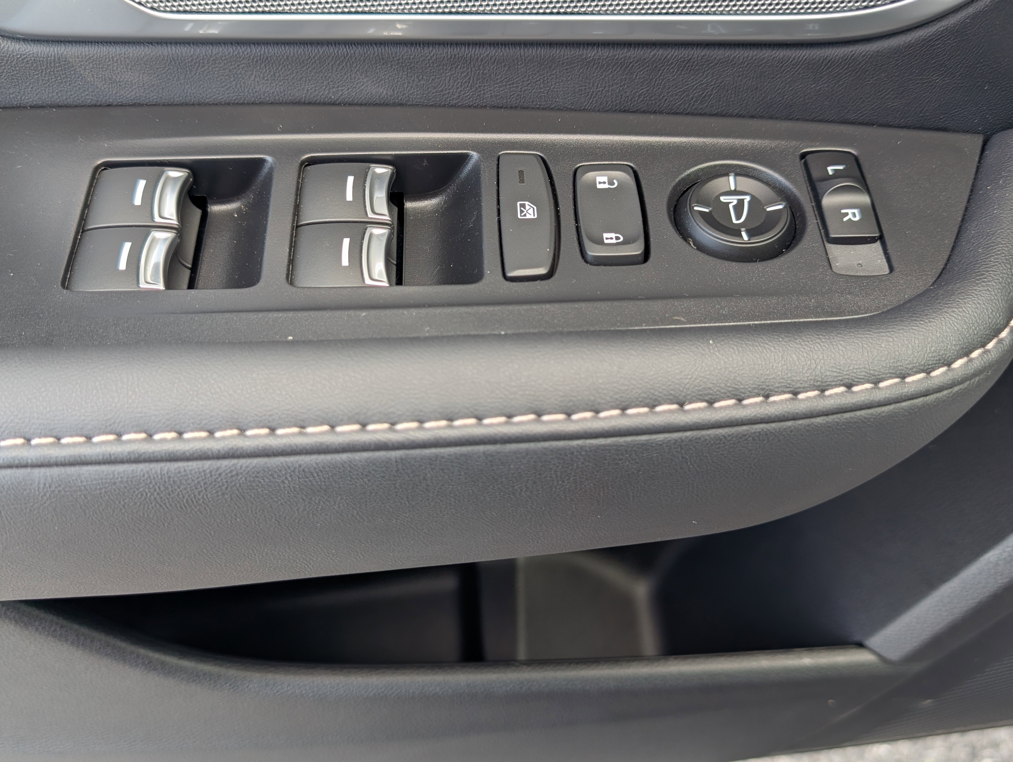 Used 2024 Acura RDX SH-AWD w/ Technology Package image 19