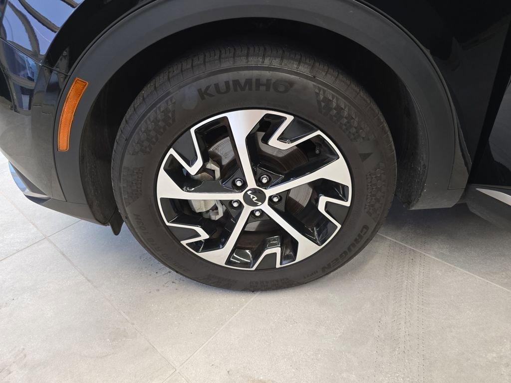 Certified 2025 Kia Sportage EX image 36