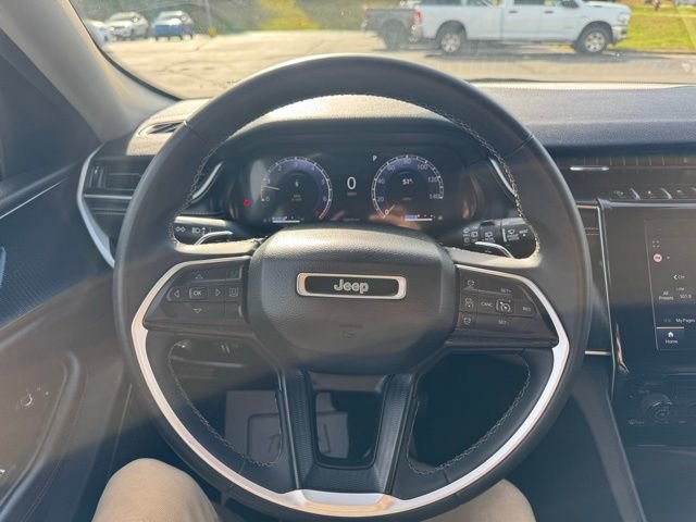 Certified 2023 Jeep Grand Cherokee Laredo image 16