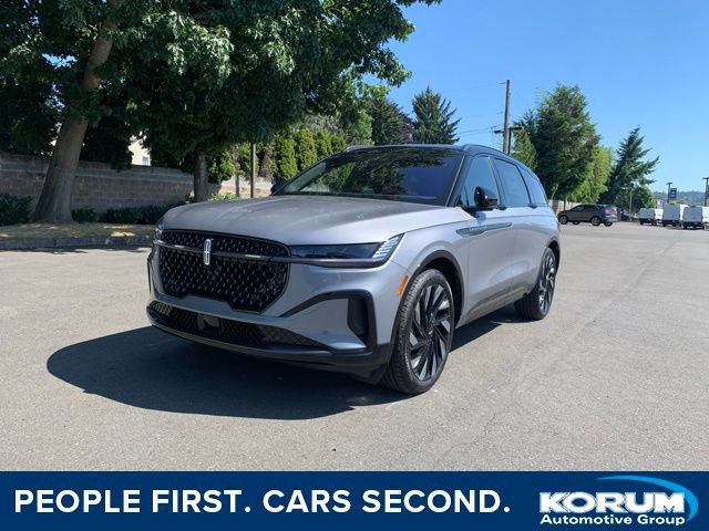 New 2025 Lincoln Nautilus Reserve image 1