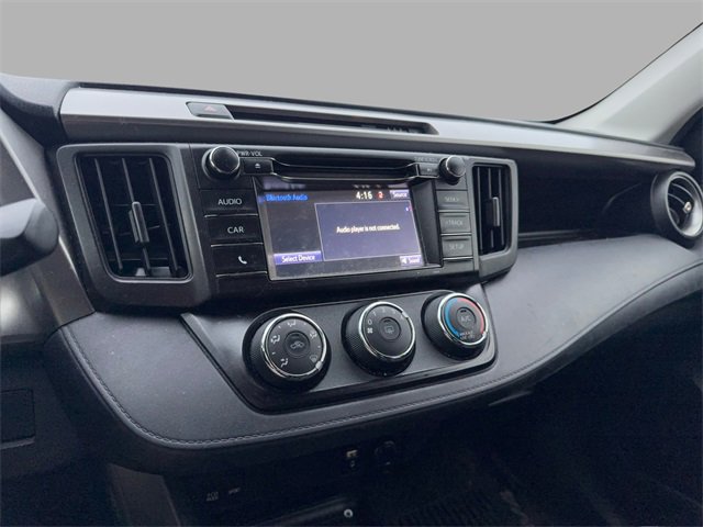 Used 2018 Toyota RAV4 LE image 17