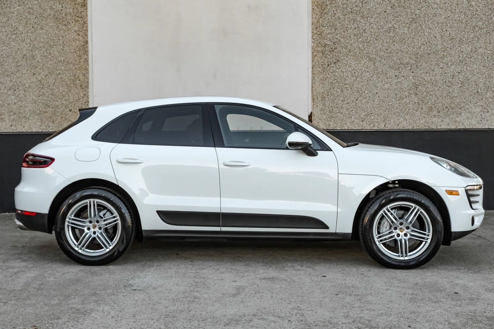 Used 2017 Porsche Macan S AWD/4WD image 9