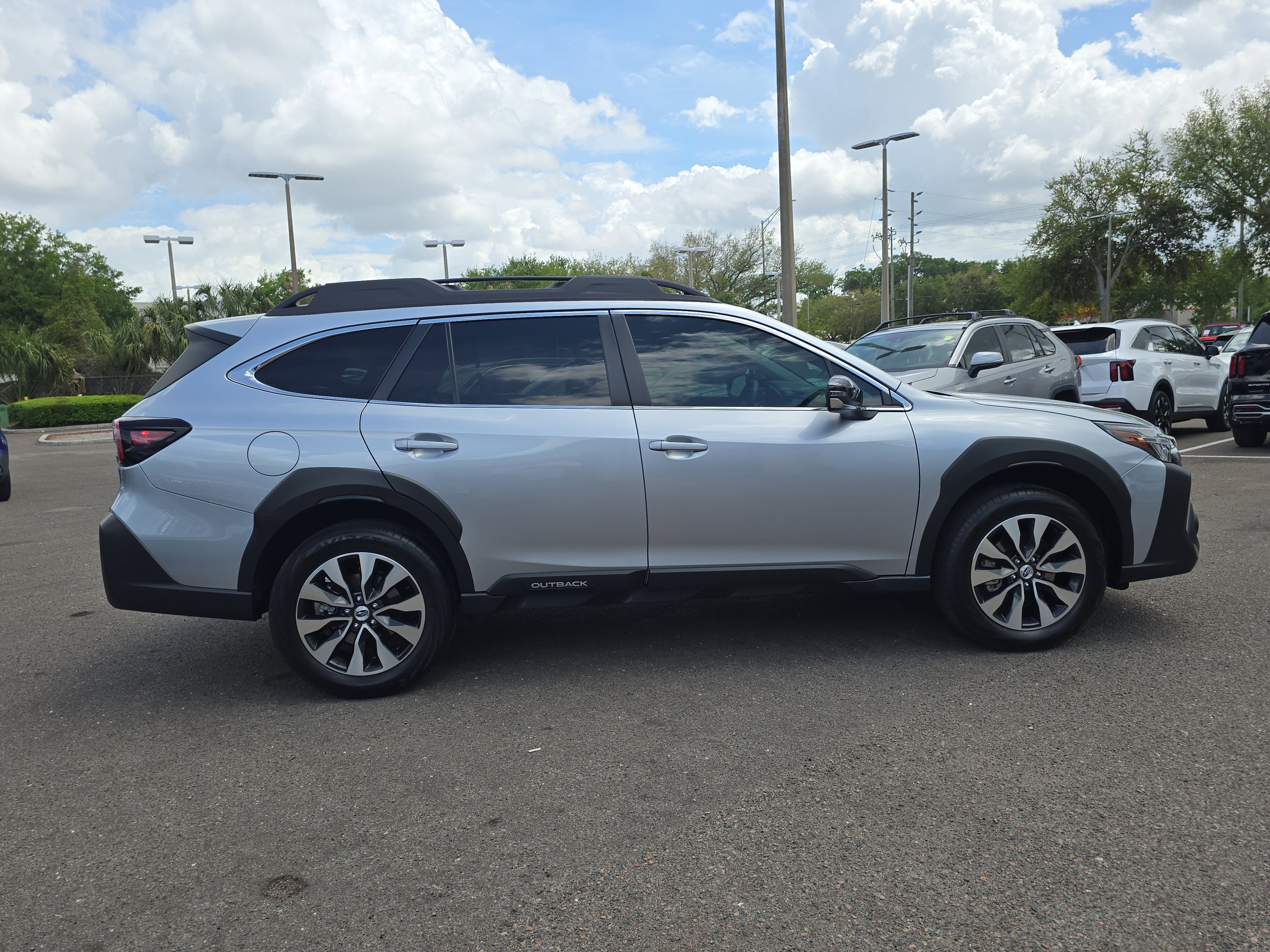 Used 2025 Subaru Outback Limited w/ Tech Package 3 image 9
