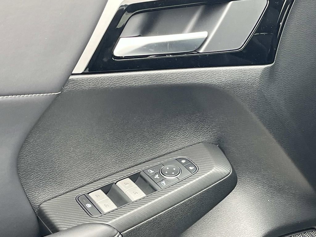New 2026 Mitsubishi Outlander SE FWD image 12
