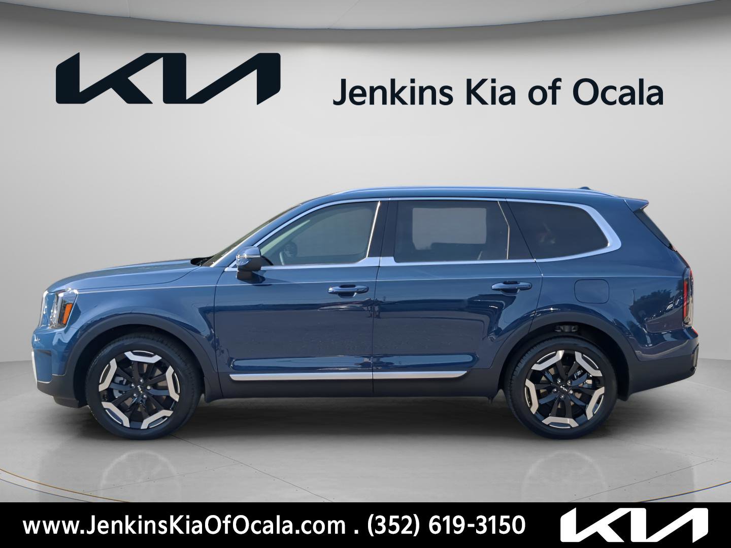 Certified 2025 Kia Telluride EX image 7