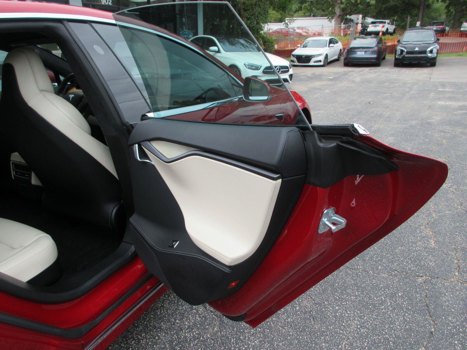 Used 2020 Tesla Model S Long Range Plus AWD/4WD image 19