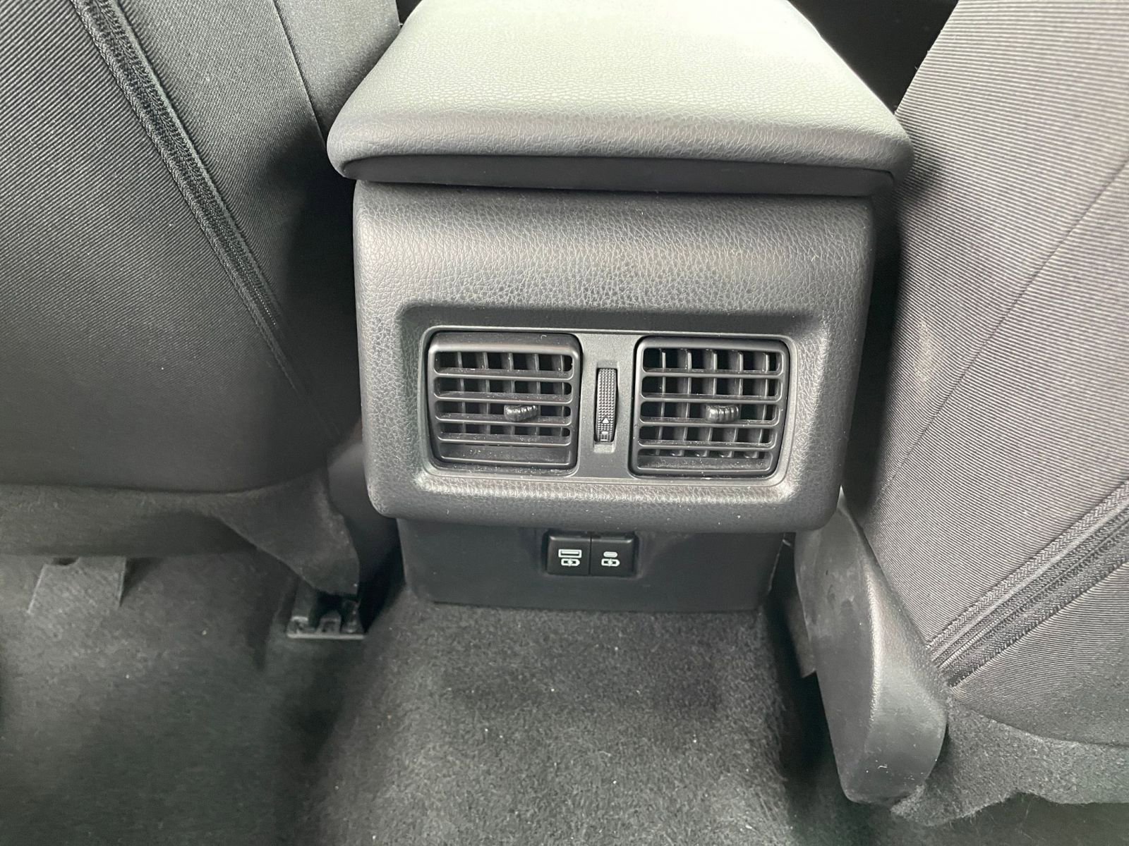 Used 2025 Toyota Camry LE image 23