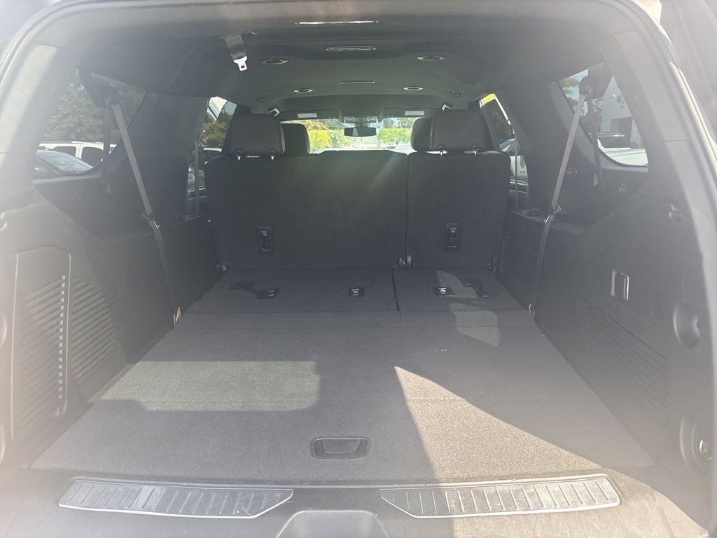 Used 2022 Chevrolet Suburban Z71 image 7