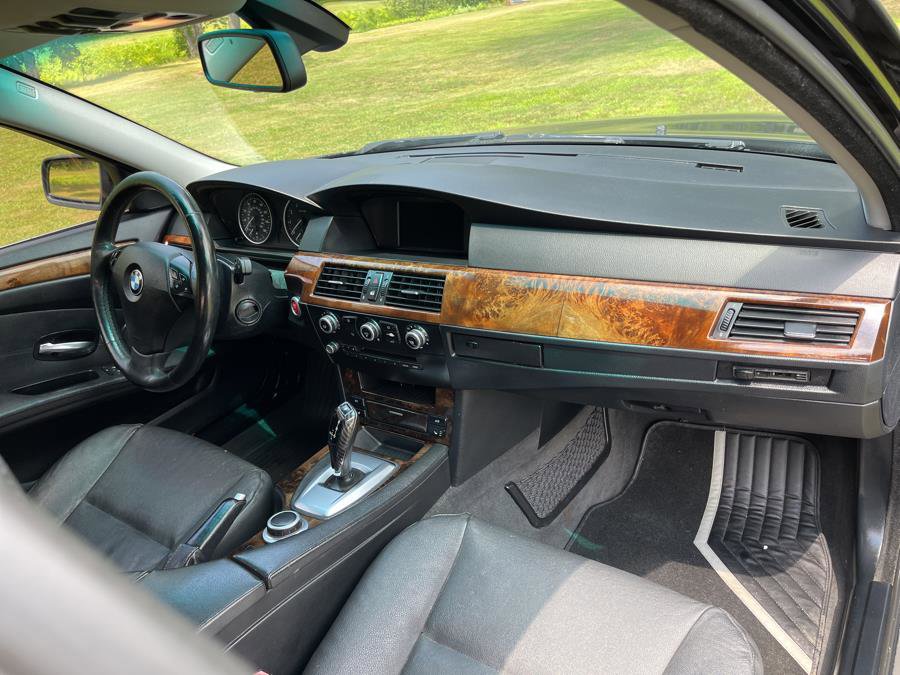 Used 2008 BMW 528xi Sedan image 7