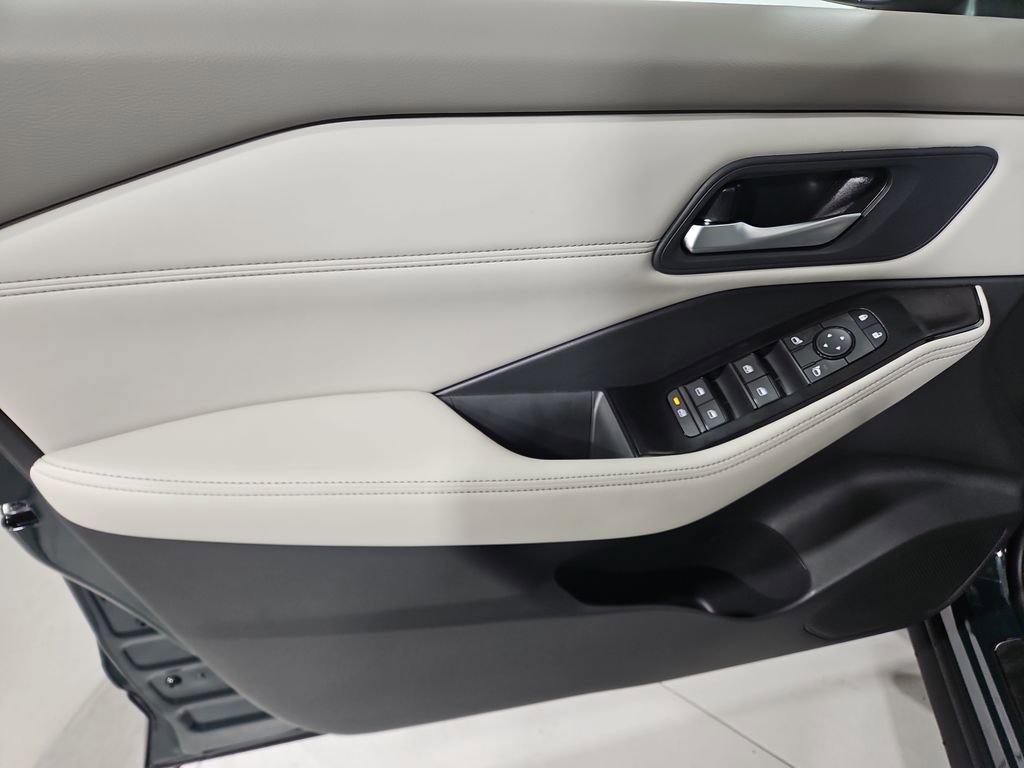 New 2026 Nissan Rogue SV image 10