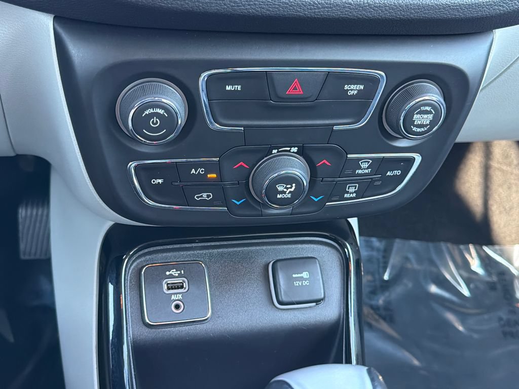 Used 2019 Jeep Compass Limited FWD image 27