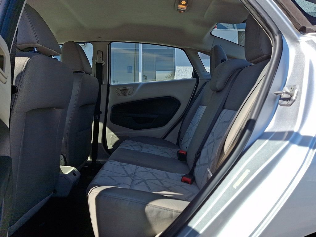 Used 2013 Ford Fiesta SE image 9
