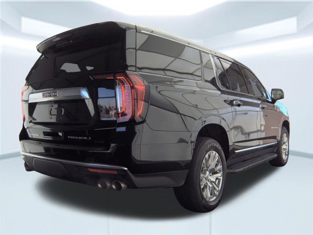 Used 2024 GMC Yukon XL Denali image 4